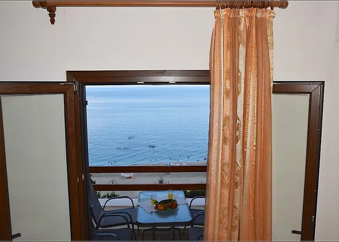 Ξενοδοχείο με διαμερίσματα Appartments Zoe 3*